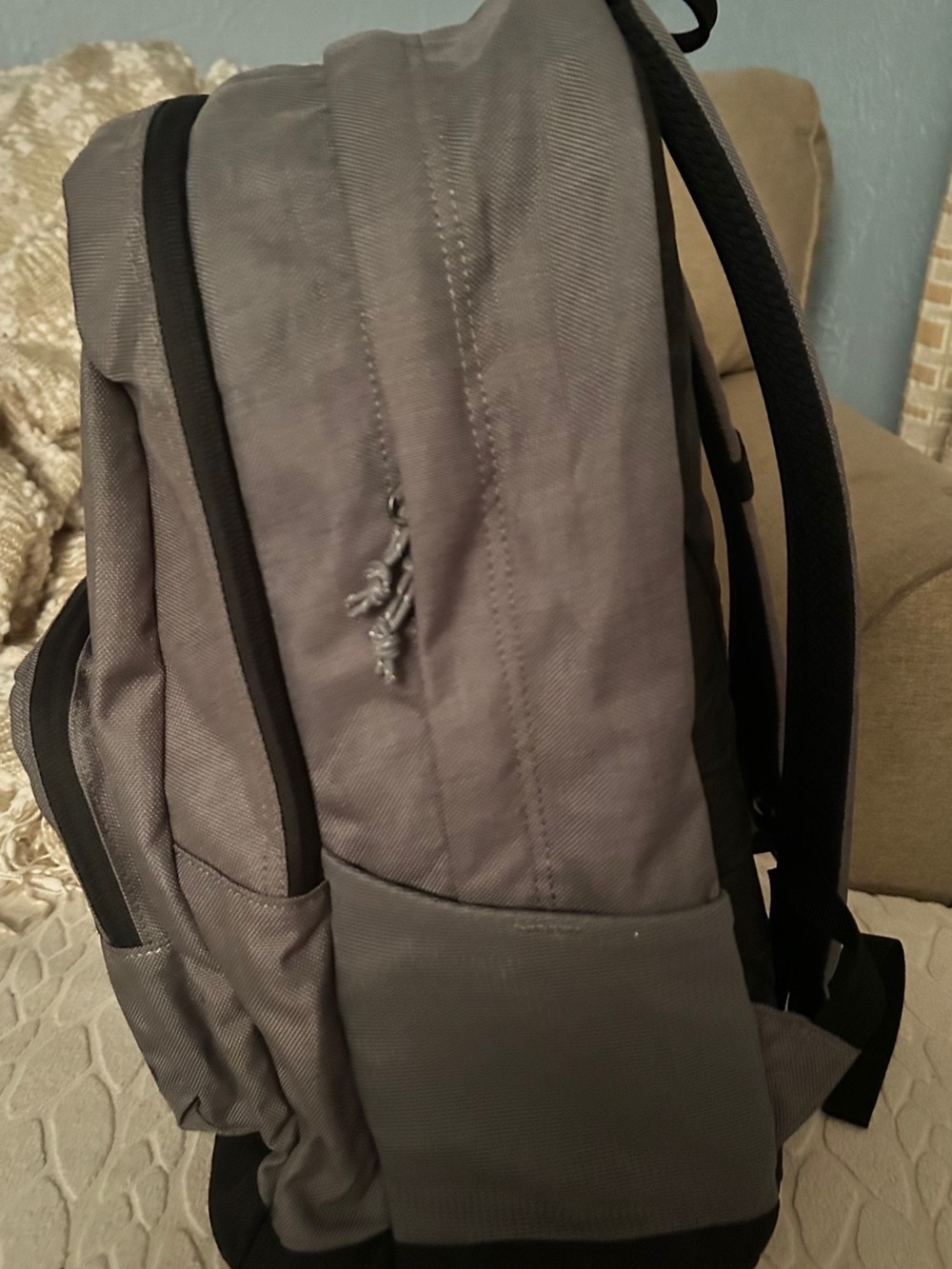 NWOT Columbia Unisex Zig Zag 30L Gray and Black Everyday Backpack - Picture 3 of 16